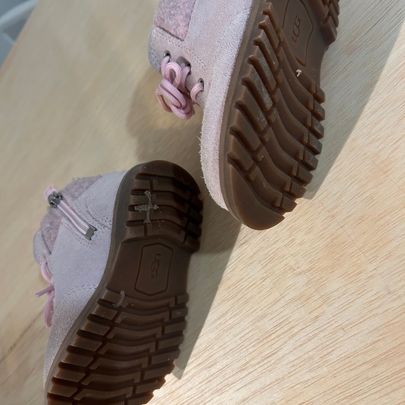 Toddler Girl Pink Suede UGG Boots Fall-Winter size 6 - Picture 5 of 9